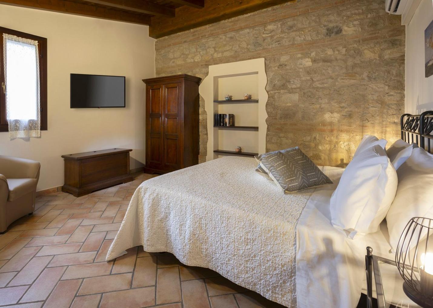 Il Brugnolo Agroturismo *